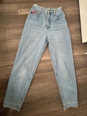 Montana West Light Wash High-Rise Straight Jeans with Raw Edge